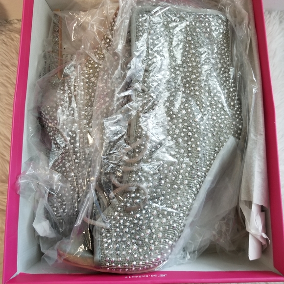 Shoedazzle silver Mackenzie Booties - Picture 4 of 6